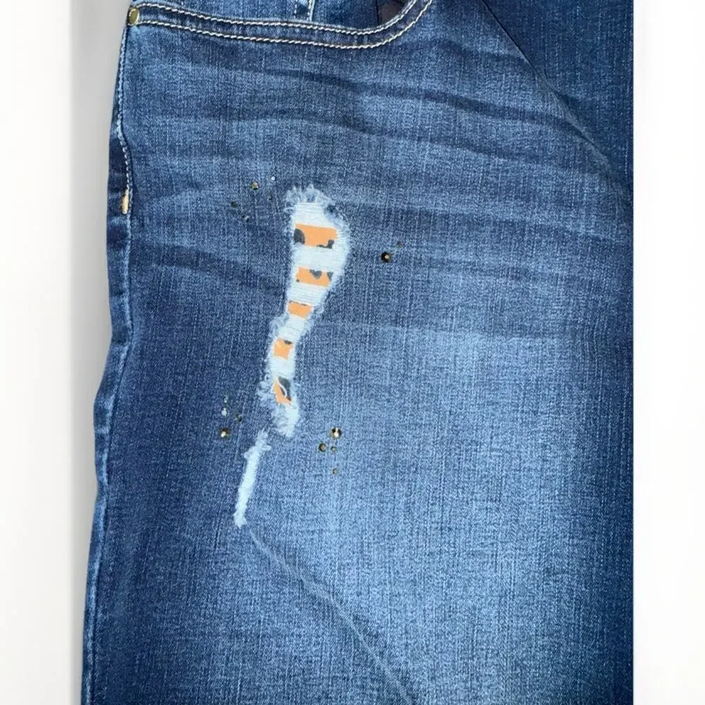 Chicos Animal Leopard Print Cuffed Jeans Stretch Distressed Rhinestone Size 3 - Picture 4 of 6